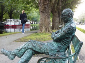 Denkmal für den Dubliner Dichter Patrick Kavanagh Foto: SWR
