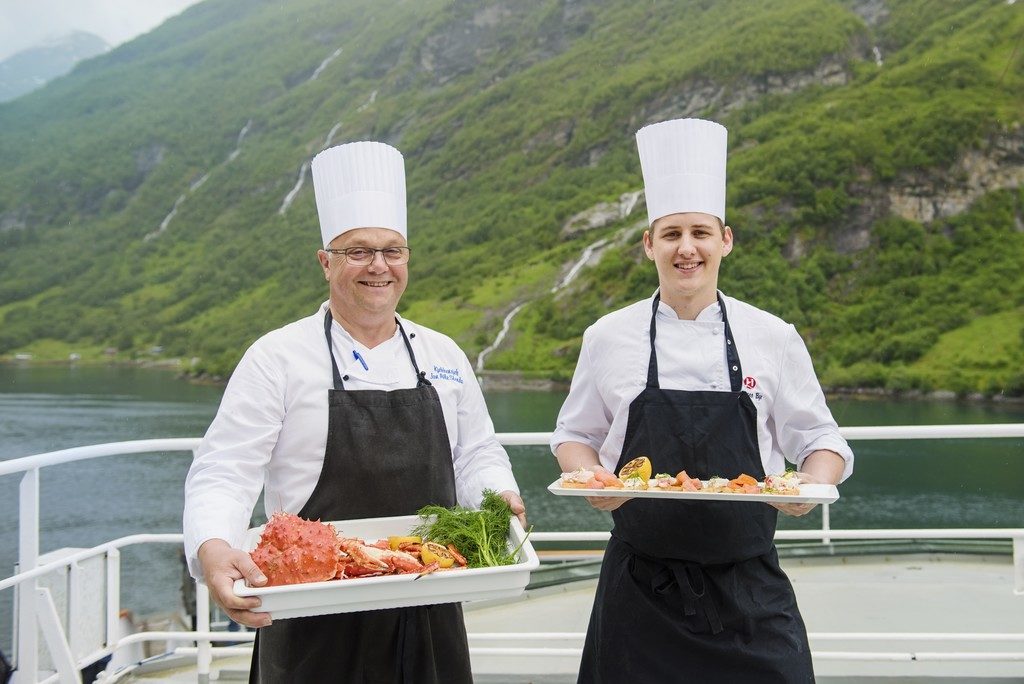 Lecker!  Gesunde und frische Küche mit regionalen Zutaten. Bild: Agurtxane Concellon / Hurtigruten 