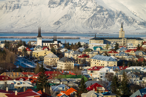Gemütliches Großstadtfeeling erleben Sie in Reykjavik! Bild: shutterstock/StockWithMe